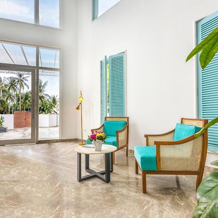 Отель Ramada By Wyndham Goa Арпора Экстерьер фото