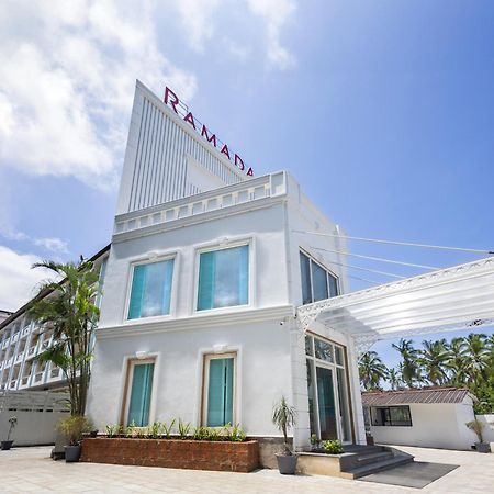 Отель Ramada By Wyndham Goa Арпора Экстерьер фото