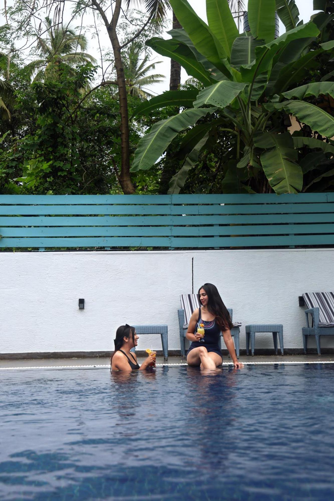 Отель Ramada By Wyndham Goa Арпора Экстерьер фото