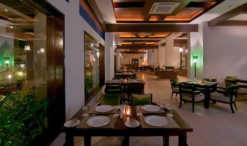 Отель Ramada By Wyndham Goa Арпора Экстерьер фото