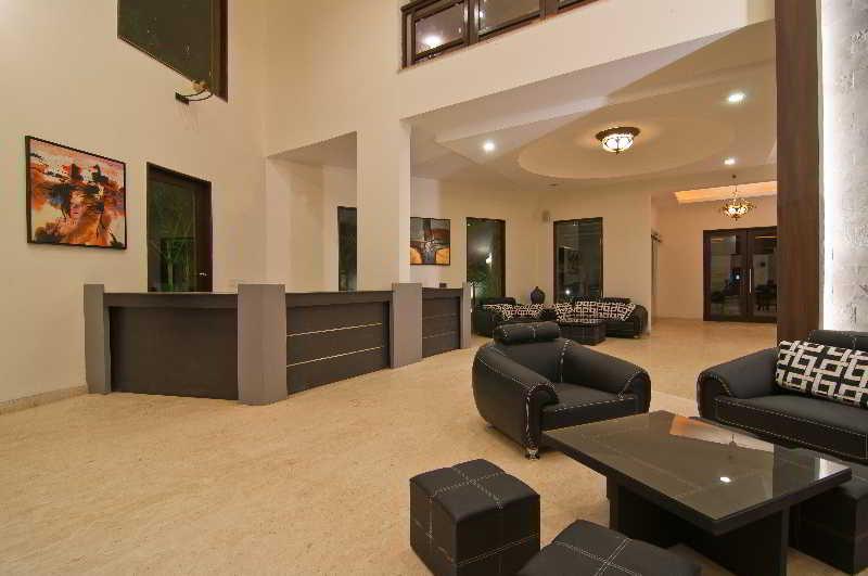 Отель Ramada By Wyndham Goa Арпора Экстерьер фото